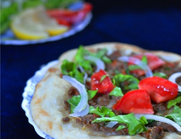 лахмаджун - пицца по-турецки