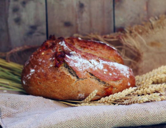 Хлеб пшеничный с тмином и сыром (закваска)