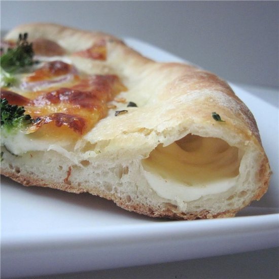 Римское тесто рецепт. Слоеное тесто Кальцоне. Пицца Кальцоне из слоеного теста. Римское тесто. Пицца слоёное тесто моцарелла.