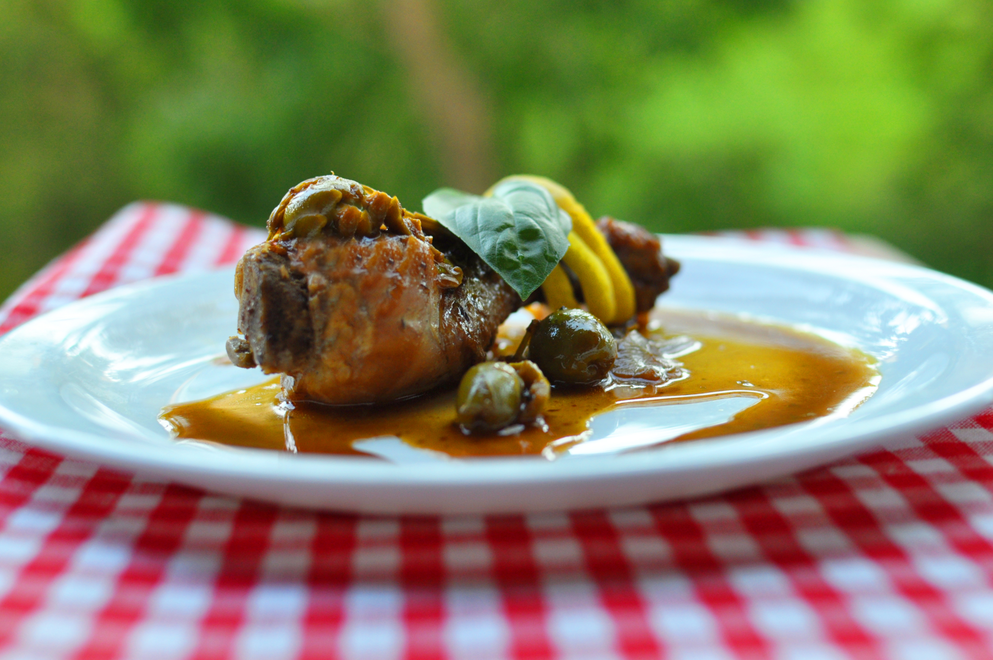 Pollo Saporito (Курица с лимоном и оливками)